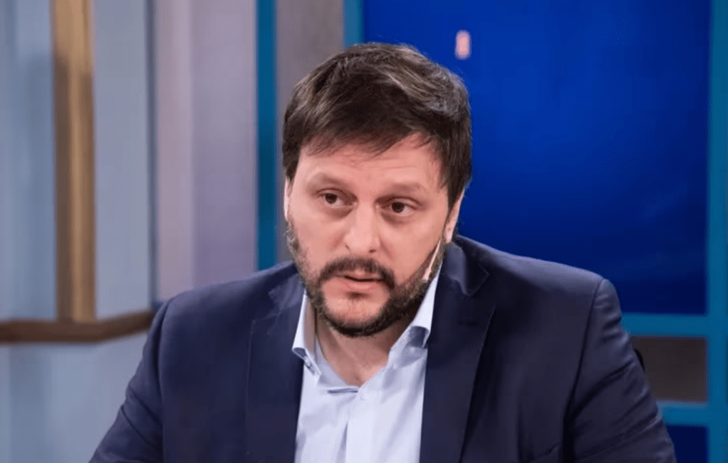  Sin criticas a Milei y desligandose de Kicillof y Cristina, Leandro Santoro busca construir un bloque de unidad en CABA que reúna a varios partidos 