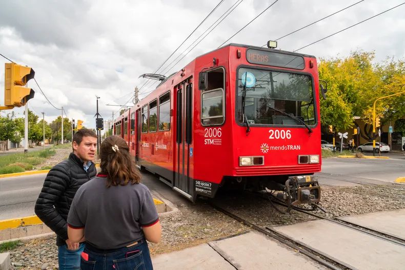 Metrotranvía: el gobierno de mendoza asignó fondos para nuevos paradores inteligentes y ampliación del&nbsp;recorrido